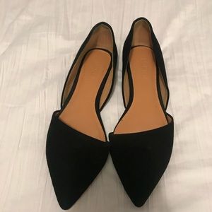 Black flats in good condition.
